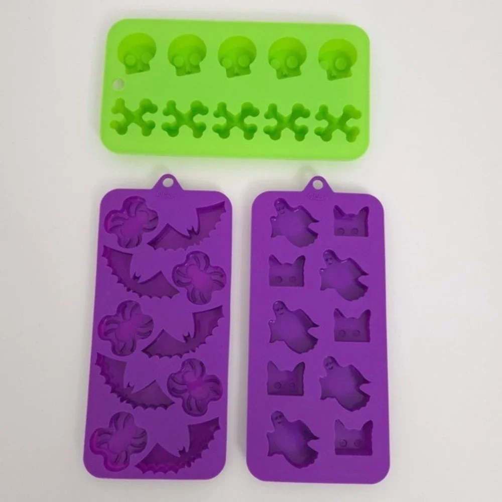 Wilton Halloween Flexible Silicone Chocolate Candy Mold (Set of 3)